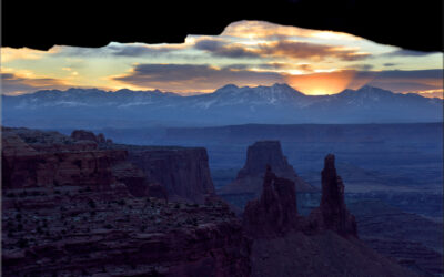 Dawn at Mesa Arch